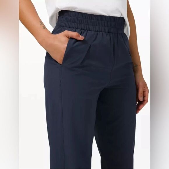 NWT Lululemon Ease Back In Navy Blue Mid Rise Crop Pant Swift Fabric - Picture 4 of 6
